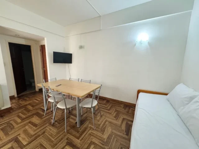 Departamentos, pisos y semipisos en Alquiler Temporario — Arenales 2300