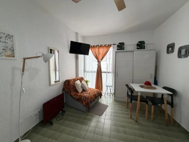 Departamentos, pisos y semipisos en Alquiler para Estudiantes — Av. Colon 1300