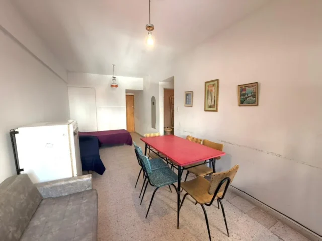 Departamentos, pisos y semipisos en Venta — Moreno 2550