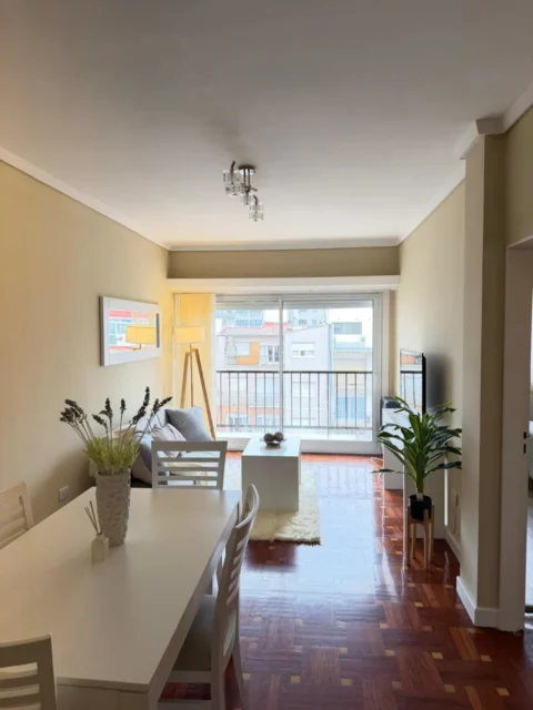 Departamentos, pisos y semipisos en Venta — Moreno 2234