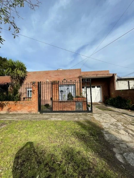 Casas, chalets en Venta — Florisbelo Acosta 6876
