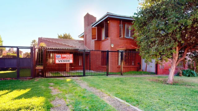Casas, chalets en Venta — Pedraza 1400