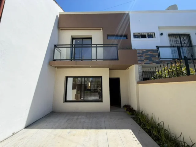 Dúplex en Venta — Lopez y Planes 500