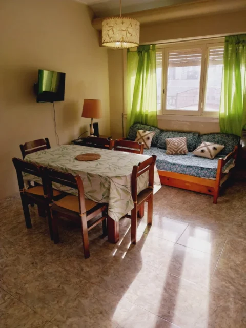 Departamentos, pisos y semipisos en Alquiler — Catamarca 1800