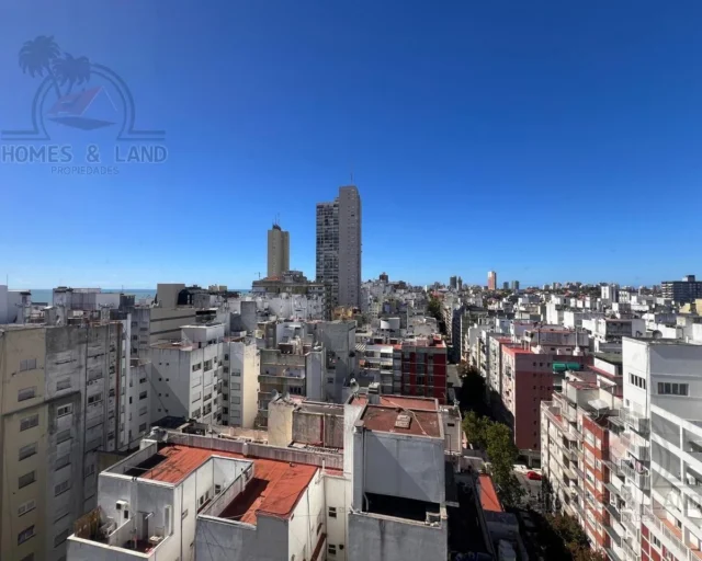 Departamentos, pisos y semipisos en Venta — Alte. Brown 1700