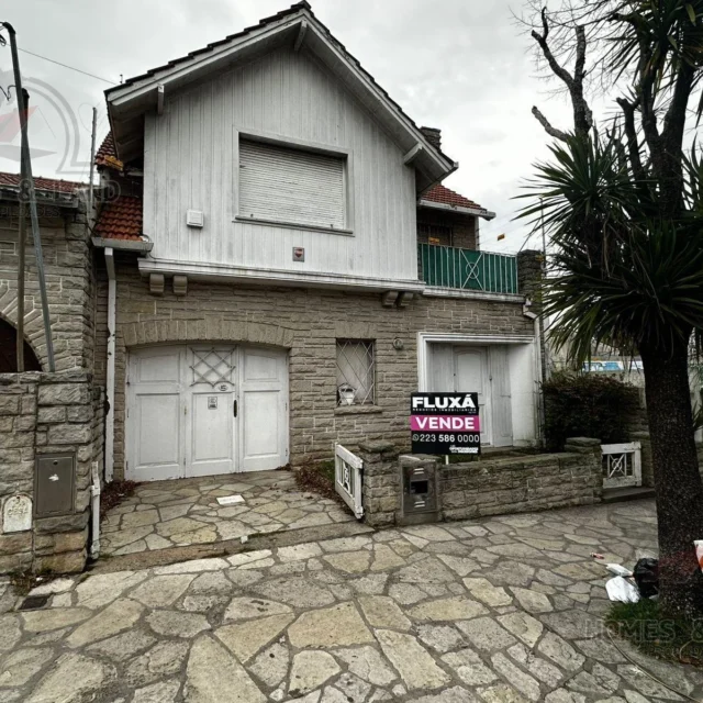 Casas, chalets en Venta — Rawson 1100