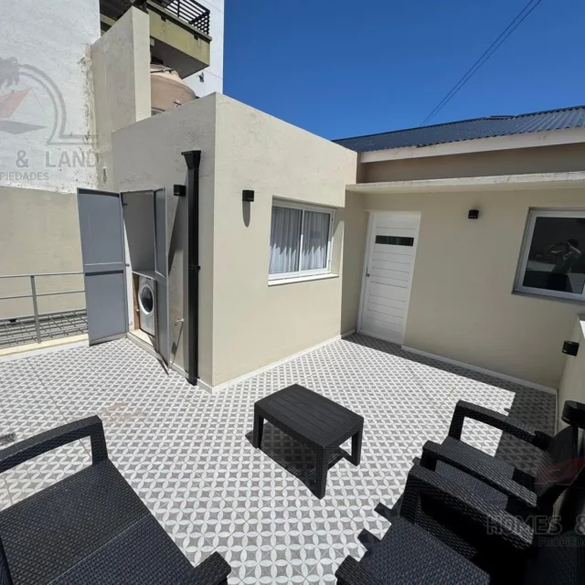 Casas, chalets en Venta — Lamadrid 2700