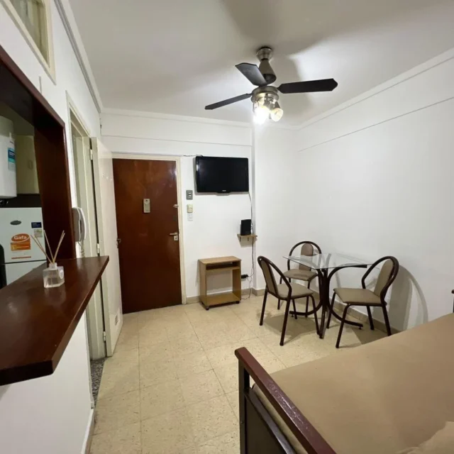 Departamentos, pisos y semipisos en Venta — Corrientes 2000