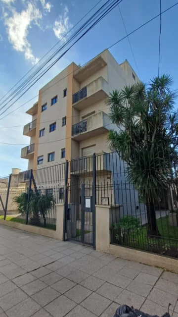 Departamentos, pisos y semipisos en Venta — Rawson 3941