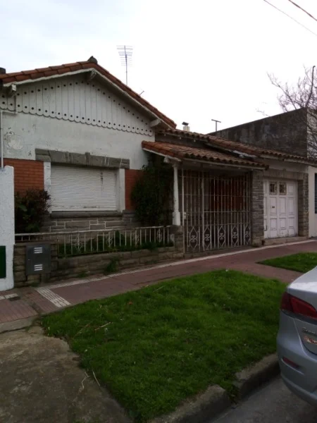 Casas, chalets en Venta — Lamadrid 4117