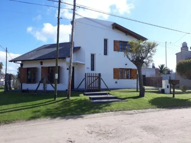 Casas, chalets en Venta — Calle 16 bis y Calle 69