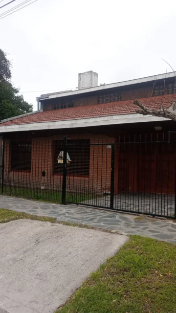 Casas, chalets en Venta — LUIS AGOTE  Y AYOLAS