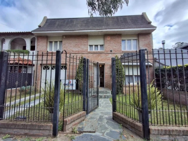 Casas, chalets en Venta — zuviria al 1400