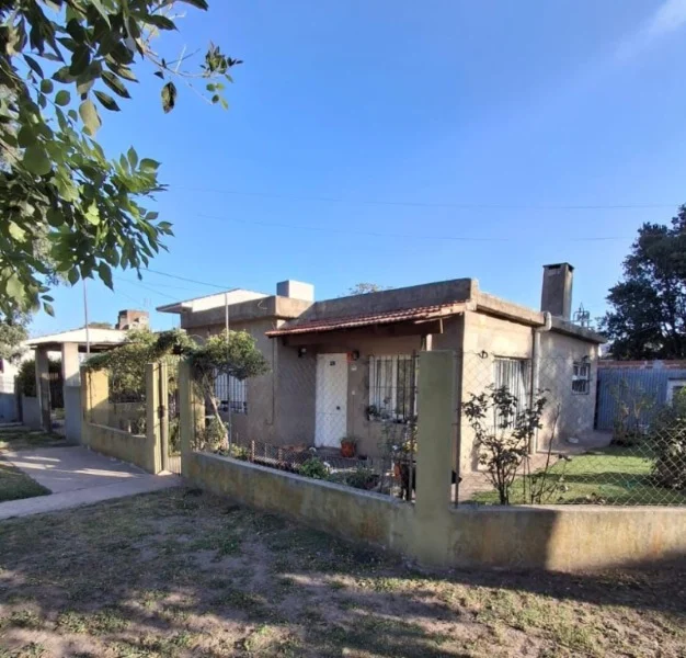 Casas, chalets en Venta — Belgrano 9300