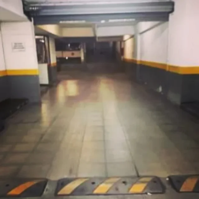 Cocheras y garages en Alquiler — Corrientes 1800