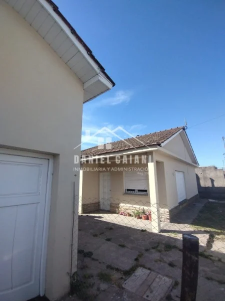 Casas, chalets en Venta — De la Maza 3700