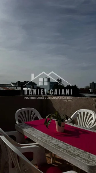 Casas, chalets en Alquiler — Avellaneda y 20 de septiembre