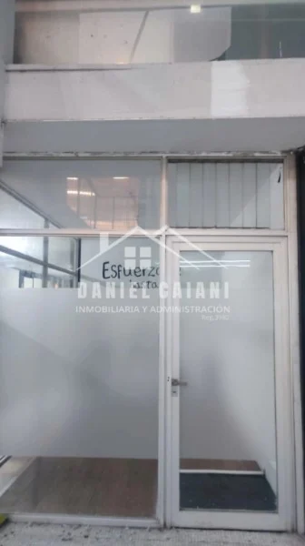 Locales en Alquiler — Cordoba y  San Martín