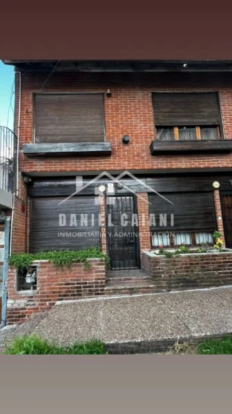 Dúplex en Venta — Colombres 2700