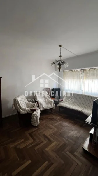 Departamentos, pisos y semipisos en Alquiler — Rivadavia 3400