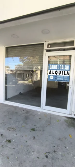 Locales en Alquiler — Neuquén y Alberti