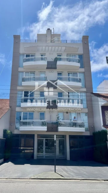 Departamentos, pisos y semipisos en Alquiler — Peña 2600