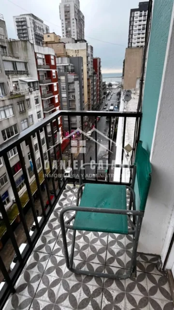 Departamentos, pisos y semipisos en Alquiler — Rivadavia  2355