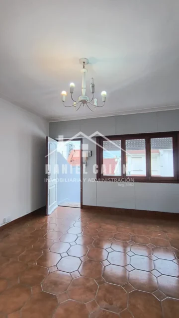 Casas, chalets en Alquiler — Mitre 4100