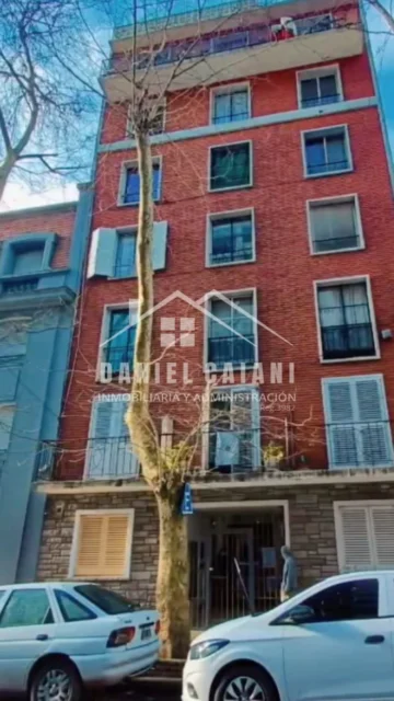 Departamentos, pisos y semipisos en Venta — Sarmiento 2372