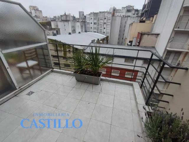 Departamentos, pisos y semipisos en Venta — Moreno 2300
