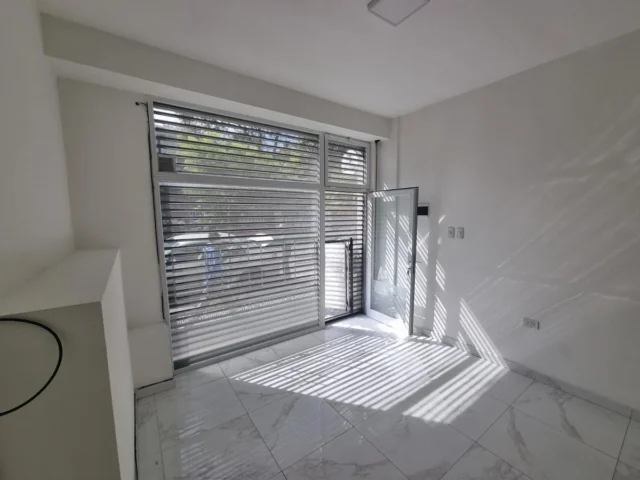 Locales en Venta — Moreno 3490