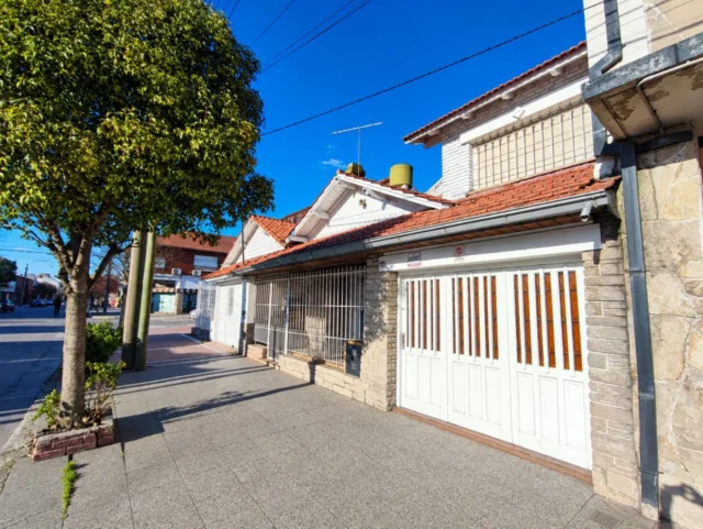 Casas, chalets en Venta — Córdoba 3700