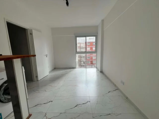 Departamentos, pisos y semipisos en Venta — Coló 1300