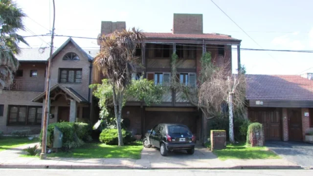 Casas, chalets en Venta — Almafuerte 1800