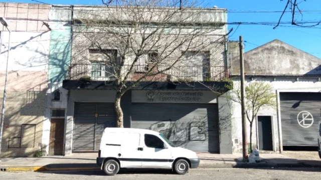 Locales en Venta — Fleming y Juan B. Justo