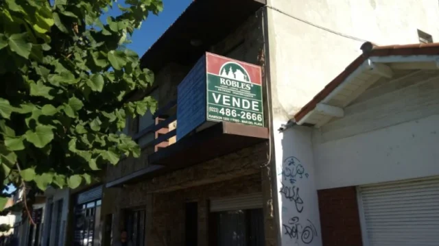Casas, chalets en Venta — Colón 5000