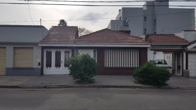Casas, chalets en Venta — Peña 3600