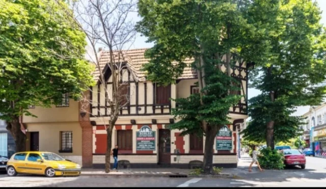 Casas, chalets en Venta — Moreno 2922
