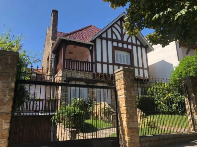 Casas, chalets en Venta — Alem 2832