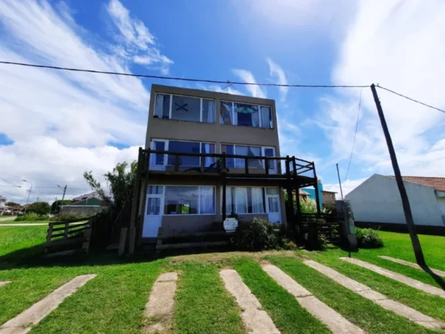 Departamentos, pisos y semipisos en Venta — Calle 0 1990