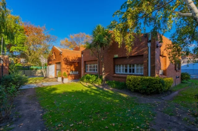 Casas, chalets en Venta — Saavedra 4460