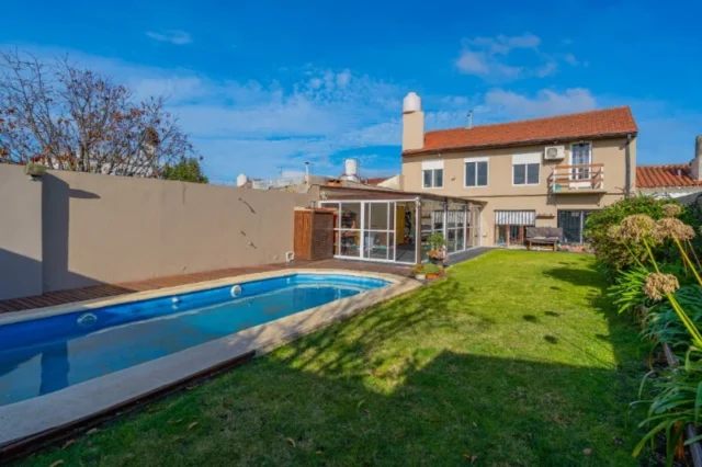 Casas, chalets en Venta — Irala 6139