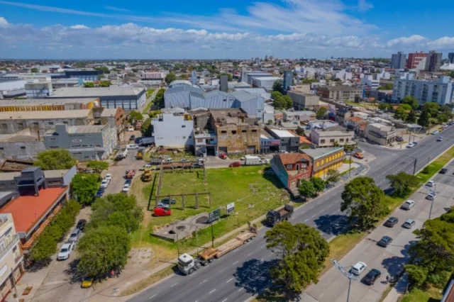 Lotes y terrenos en Venta — Av. Martinez de Hoz 643