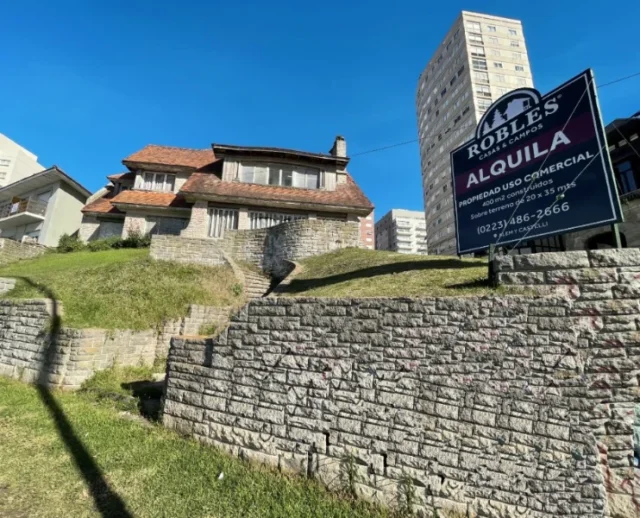 Casas, chalets en Alquiler — Mendoza 1410