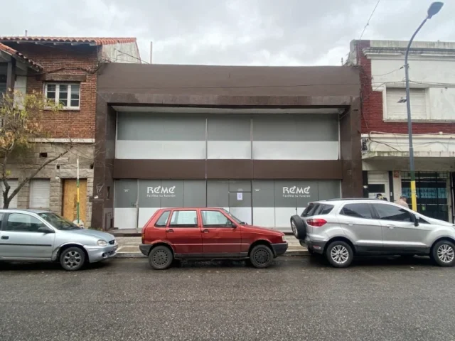 Locales en Alquiler — 12 de octubre 3220