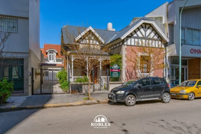 Casas, chalets en Venta — Balcarce 3320