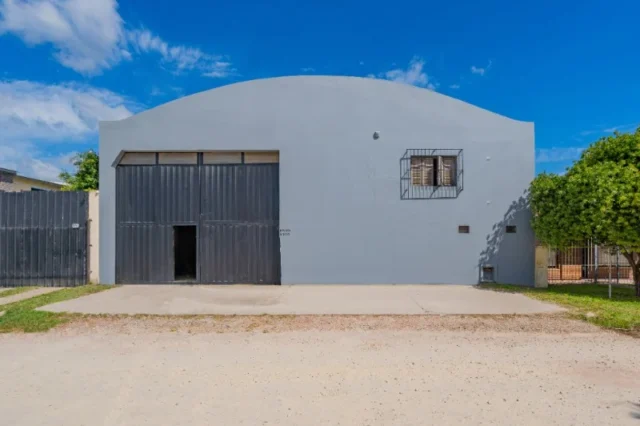 Galpones en Venta — Rauch 1155