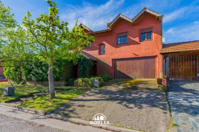 Casas, chalets en Venta — Larrea 1479