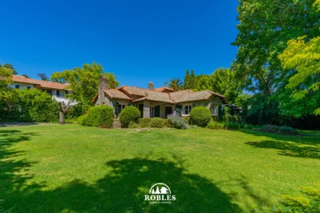 Casas, chalets en Venta — Las Heras 3735