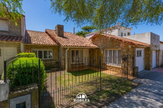 Casas, chalets en Venta — San Lorenzo 1129